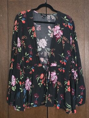 Torrid Crinkle Gauze Blavk Floral Tie Front Cardigan
